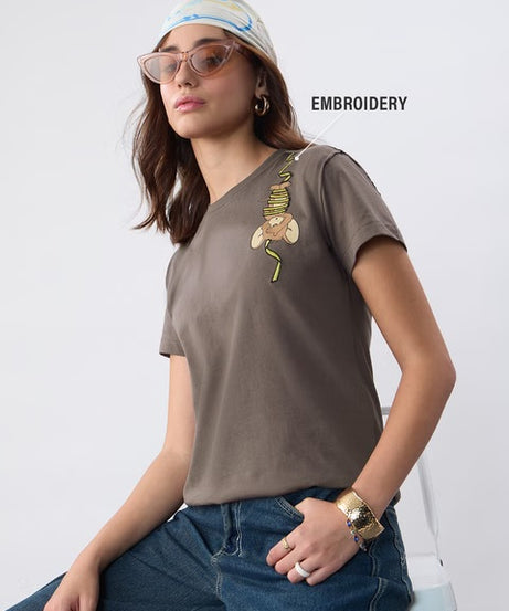 Tom & Jerry Hanging Jerry Women T-Shirts