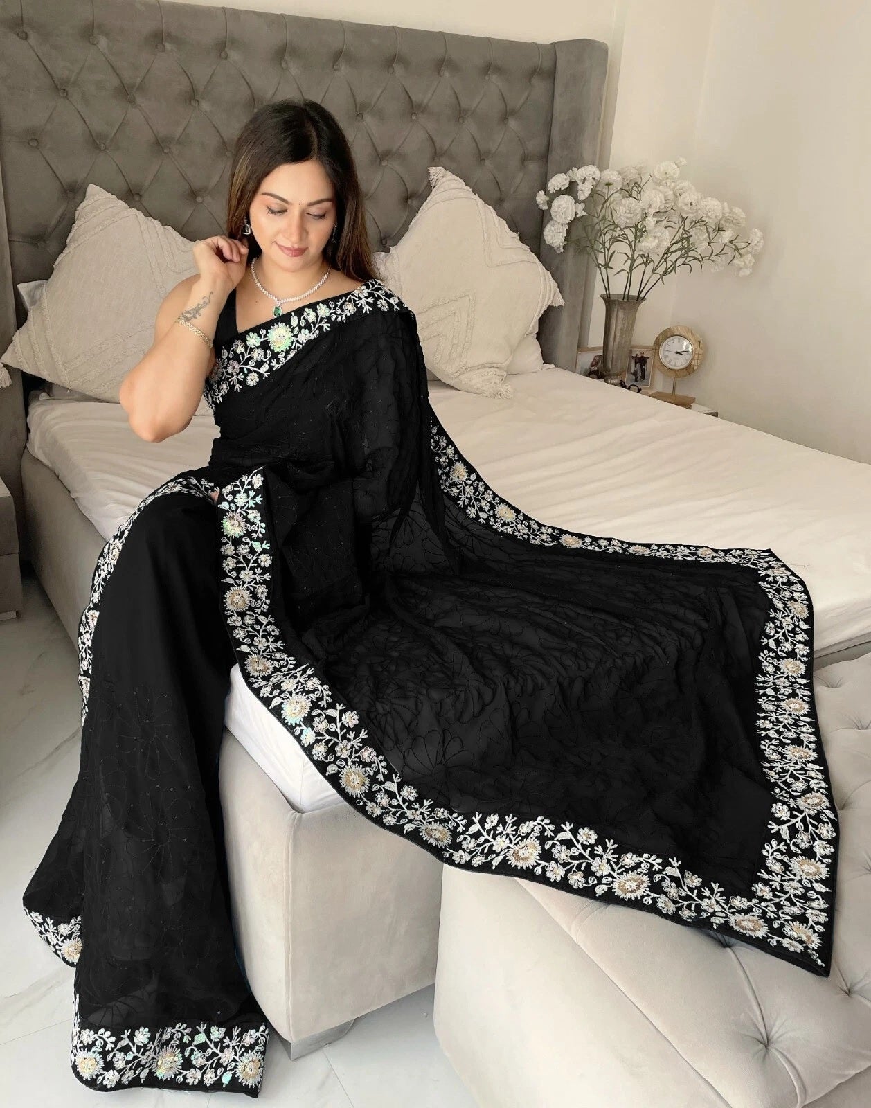 Women's , Beautiful Georgette Festival Wedding Wear Sari & Blouse