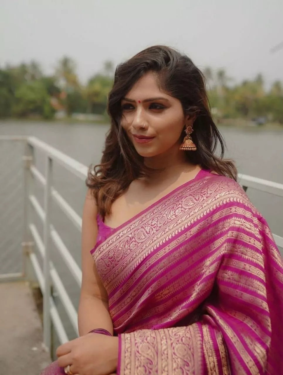 Women's Banarasi Soft Silk Saree With Blouse