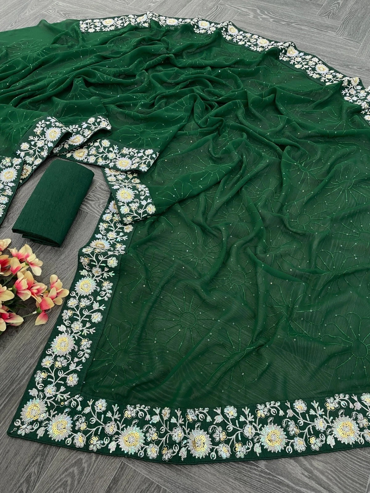 Women's , Beautiful Georgette Festival Wedding Wear Sari & Blouse