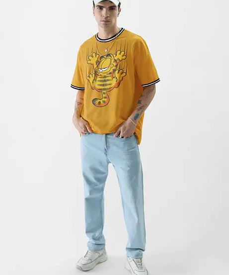 Garfield: Clingy Oversized T-Shirts