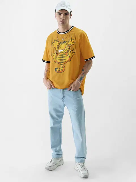 Garfield: Clingy Oversized T-Shirts