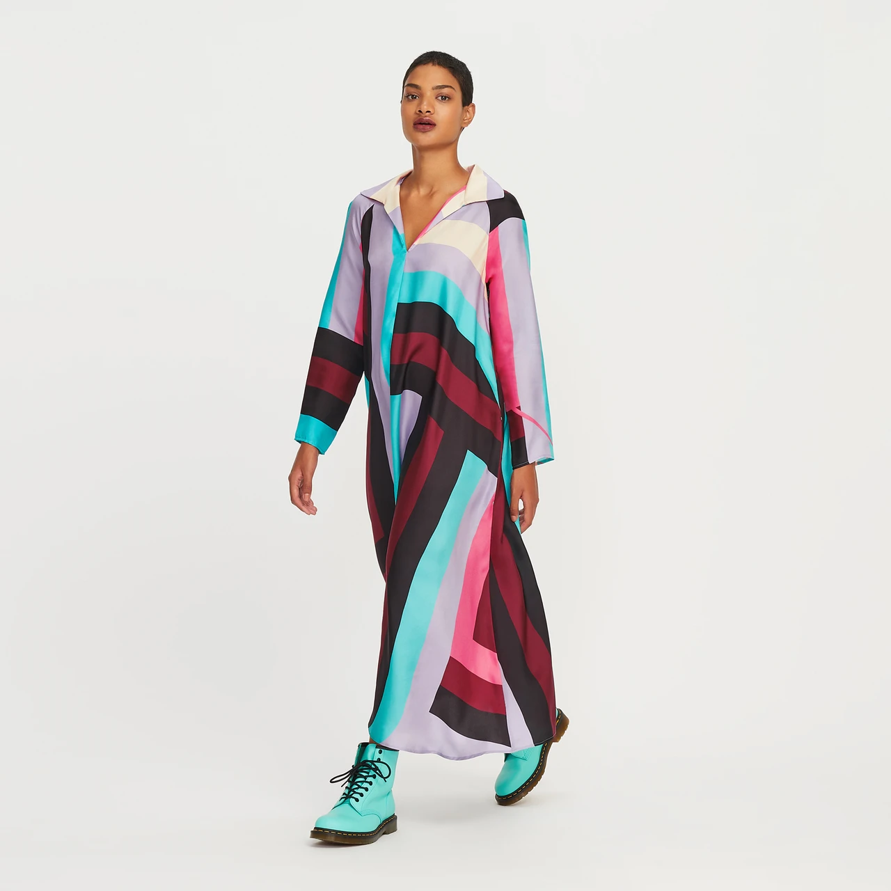 Elegant French Crepe Kaftan, Flowy and Versatile Lounge Wear Caftan for Women's