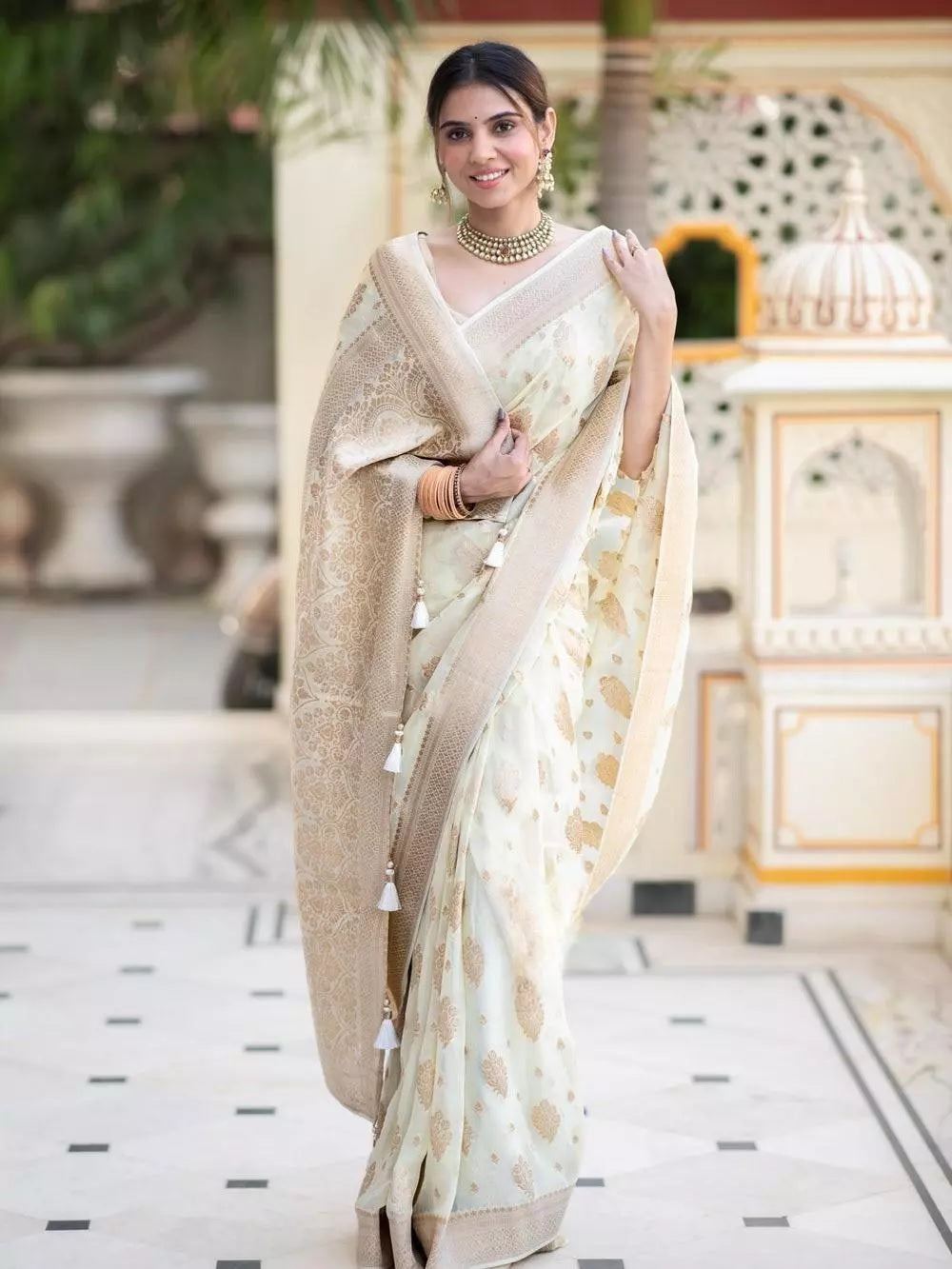 Women's Banarasi Soft Silk Saree With Blouse