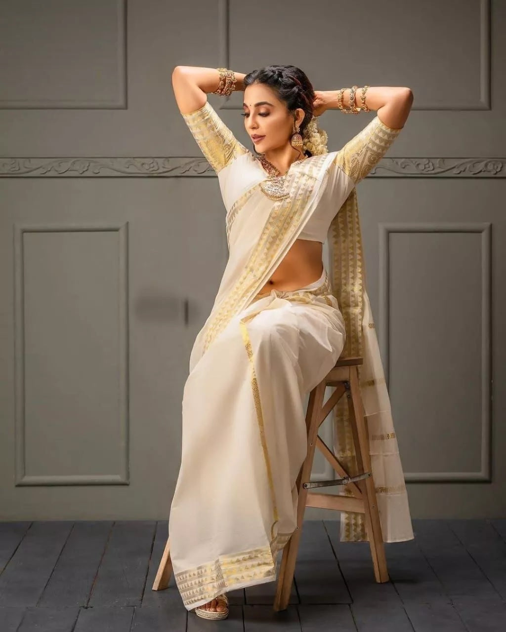 Soft Banarasi Silk With Weaving Gold Zari Saree With Blouse