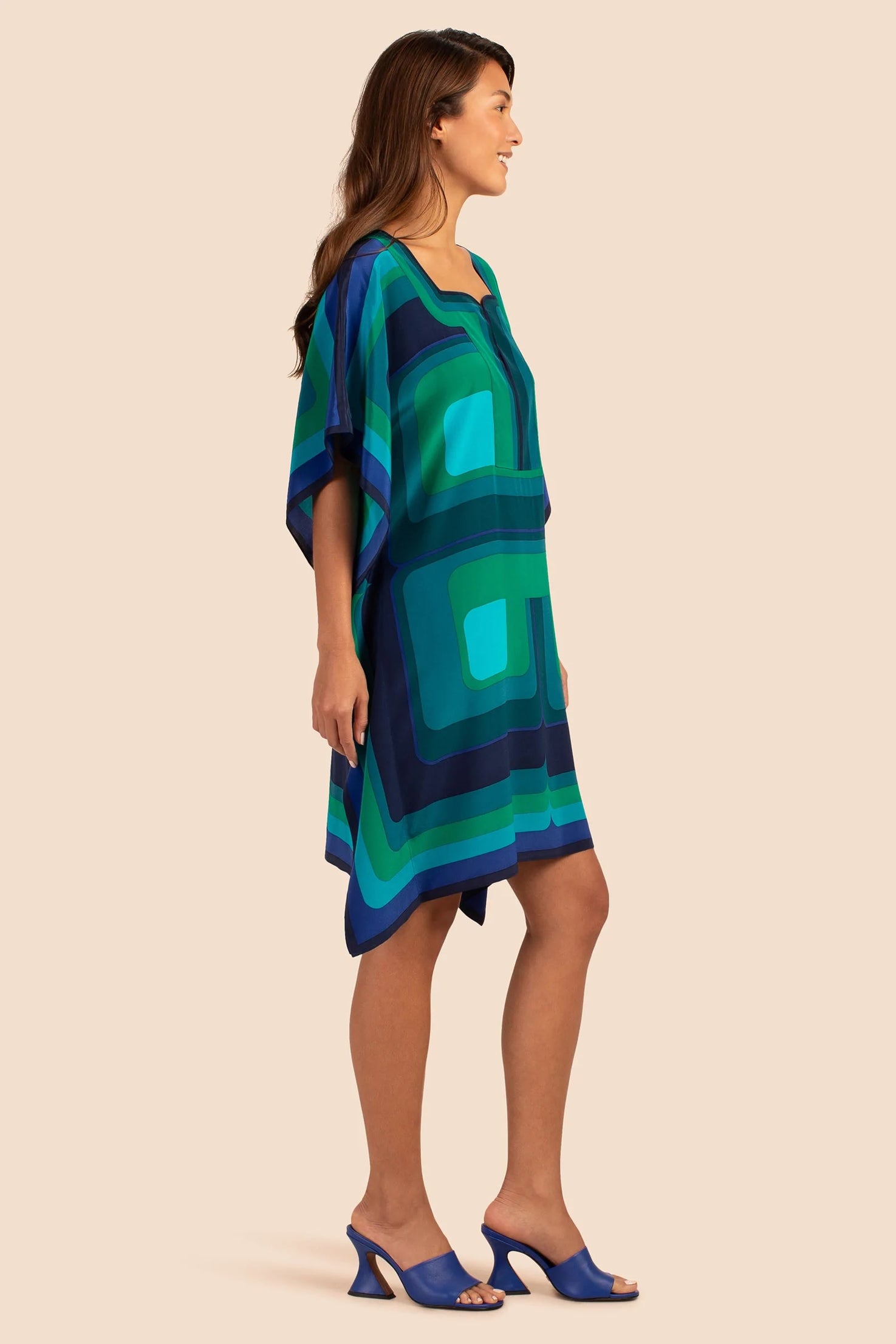 Elegant Silk Crepe Kaftan, Luxurious, Lightweight, and Flowing Women's Caftan