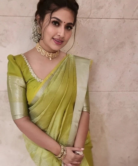 Traditional Beautifull Banarasi Soft Silk Saree With Blouse