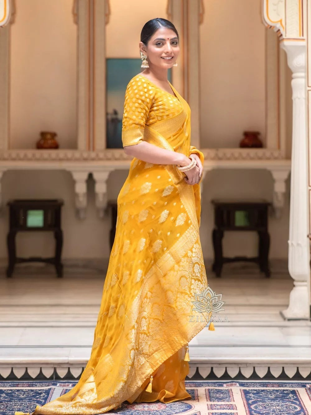 Women's Banarasi Soft Silk Saree With Blouse