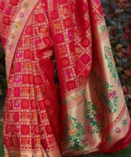 Festive Banarasi Silk Saree with Contrasting Border and Pallu Sari & Blouse