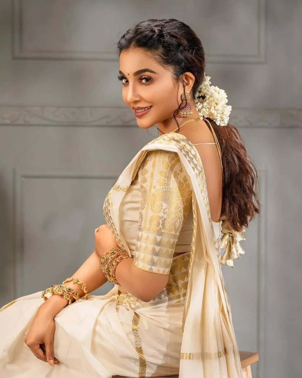 Soft Banarasi Silk With Weaving Gold Zari Saree With Blouse