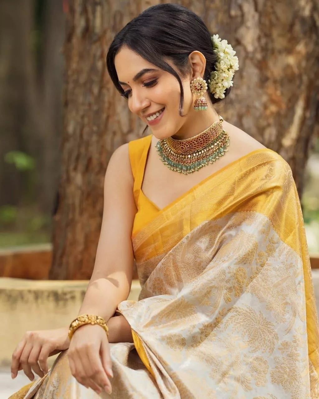 Designer Festival Collection Soft Lichi Silk Saree & Blouse