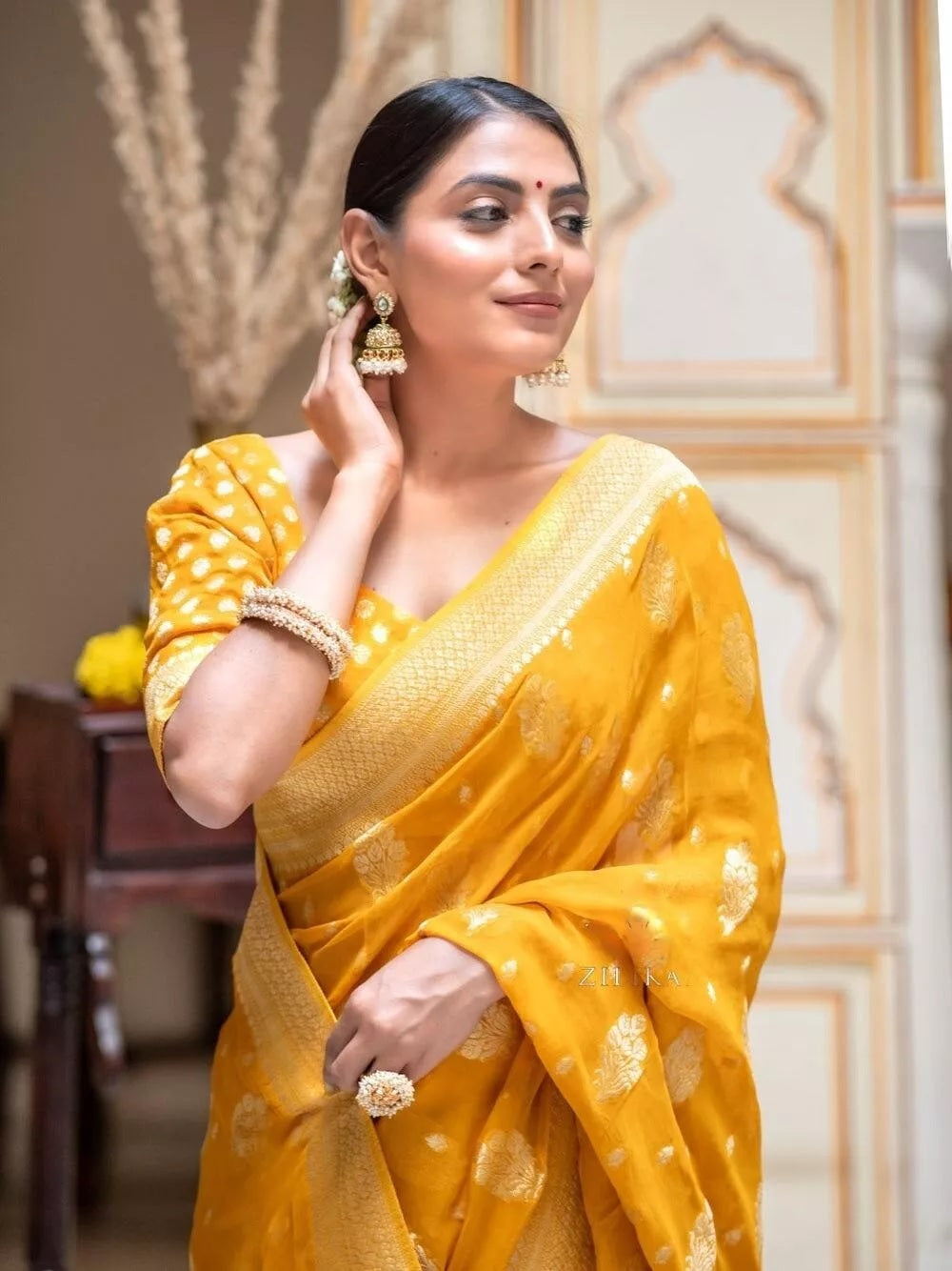 Women's Banarasi Soft Silk Saree With Blouse