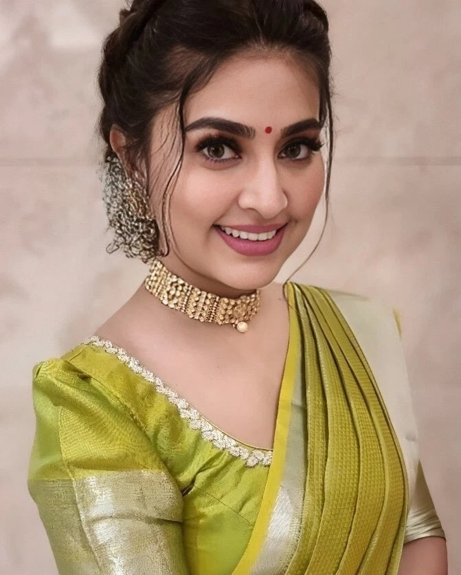 Traditional Beautifull Banarasi Soft Silk Saree With Blouse