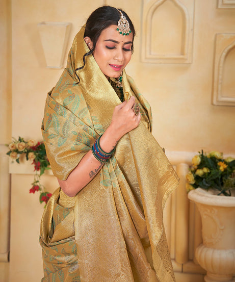 Women's Pure Tissue Wedding Traditional Wear Saree With Blouse