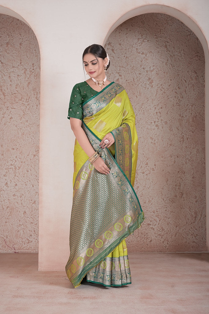 Traditional Soft Silk Saree Weaving Heavy Banarasi Pallu Sari With Blouse