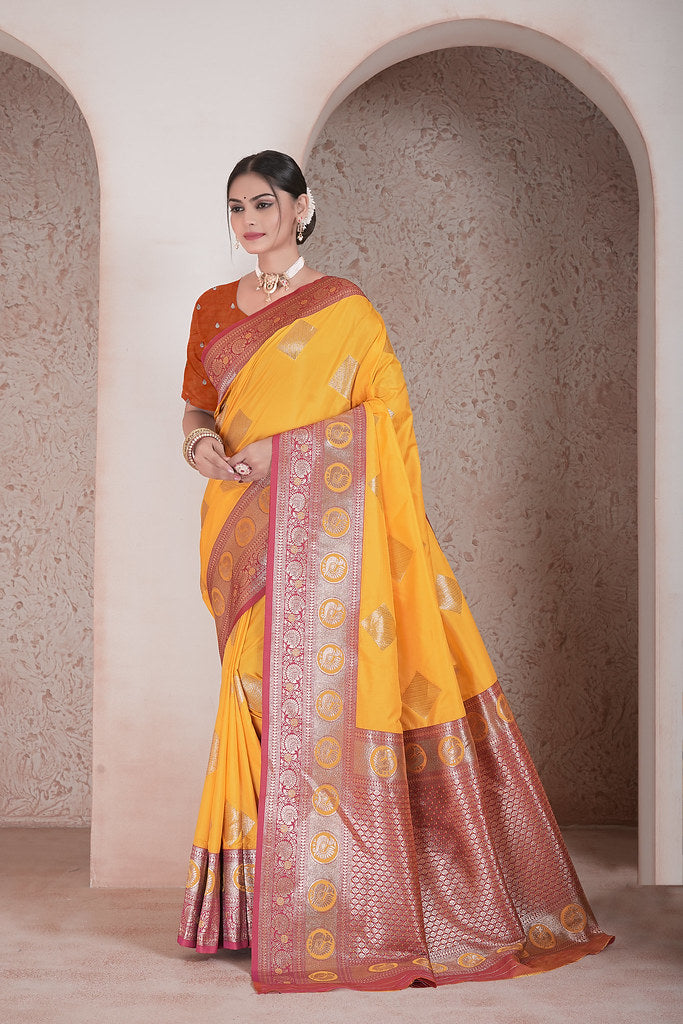 Traditional Soft Silk Saree Weaving Heavy Banarasi Pallu Sari With Blouse