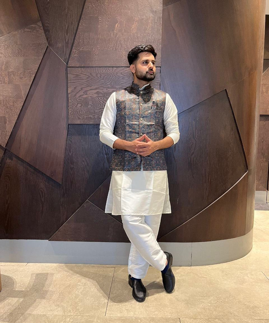 Traditional Wear Pure Cotton Kurta With Koti Set For Men's